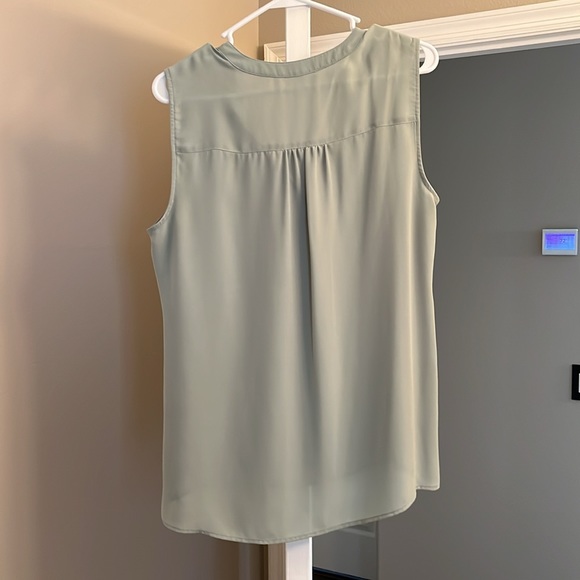 Chaus New York Women’s Sleeveless Blouse/Tank Size M - Picture 2 of 5